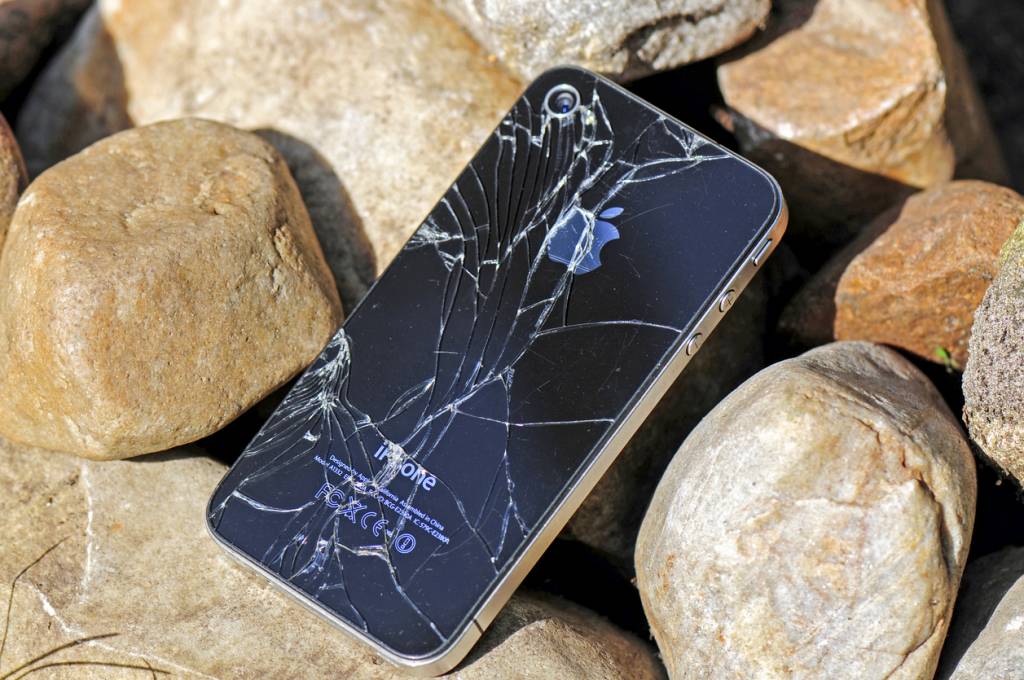 réflexes écran iPhone fissuré