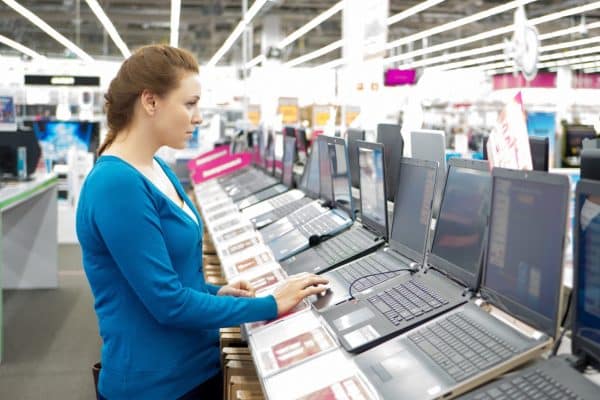 Quel ordinateur portable choisir pour un usage familial ?